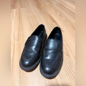 Old Navy Sleek Black Loafers